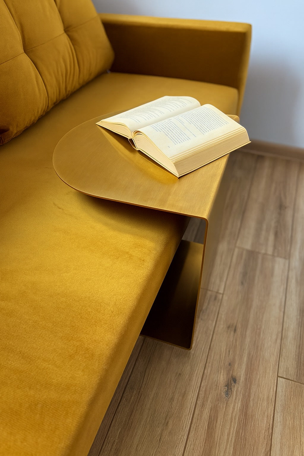 VELIENTO Brushed Brass C-Shaped Side Table