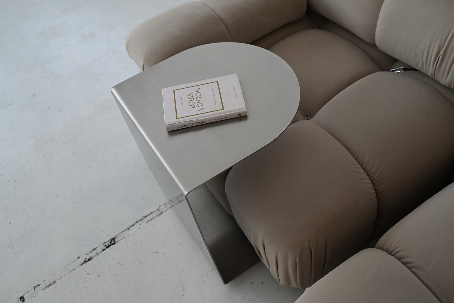 C-Shaped Stainless Steel Sofa Table – Handmade Minimalist Side Table