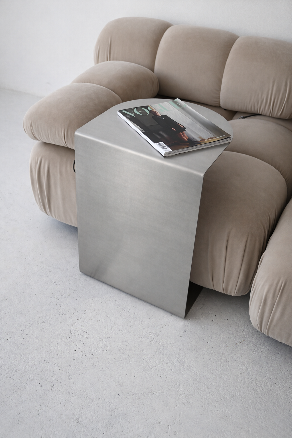 C-Shaped Stainless Steel Sofa Table – Handmade Minimalist Side Table