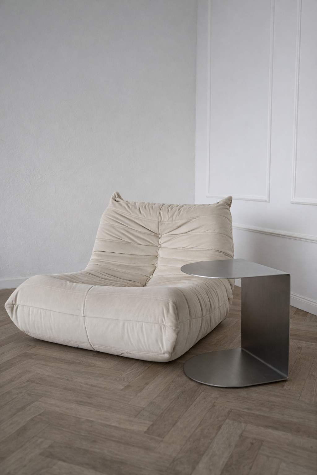 VELIENTO Stainless Steel C-Shaped Side Table