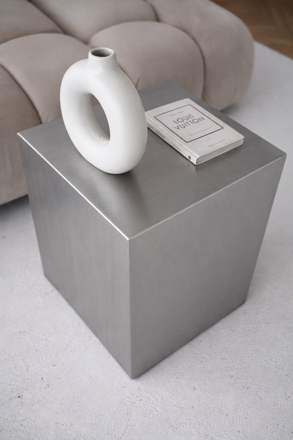Veliento Silent Block — Sculptural Stainless Steel Table